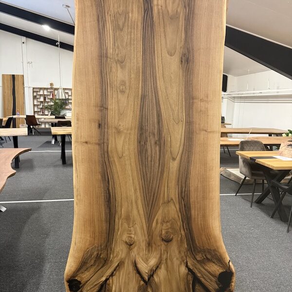 Plankebord i valnød